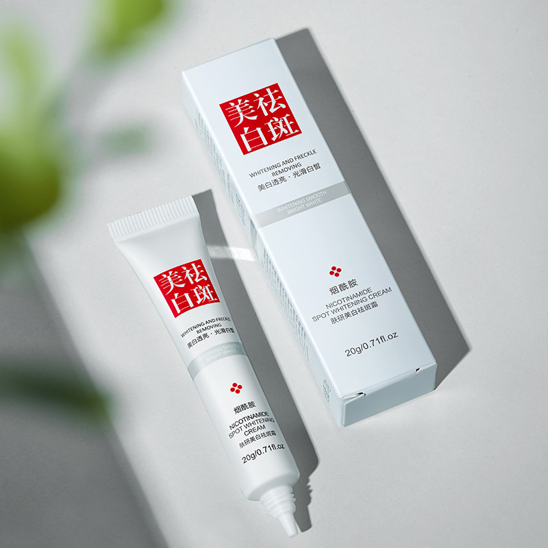 จางลงและปรับปรุงกระจุดด่างดําค - Charcoal Whitening Paste บทวิจารณ์และราคา